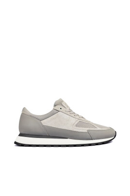 grey-low-top-sneakers-rubber-sole