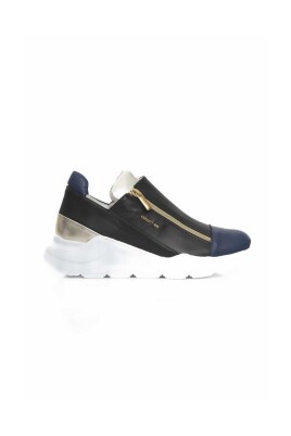 black-leather-platform-sneakers-with-side-logo