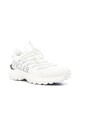 sneakers-blanches-a-semelle-vibram