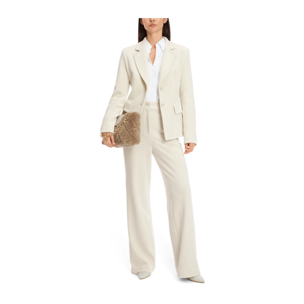 Marc Cain Ribfluwelen blazer met elegante twist White Dames