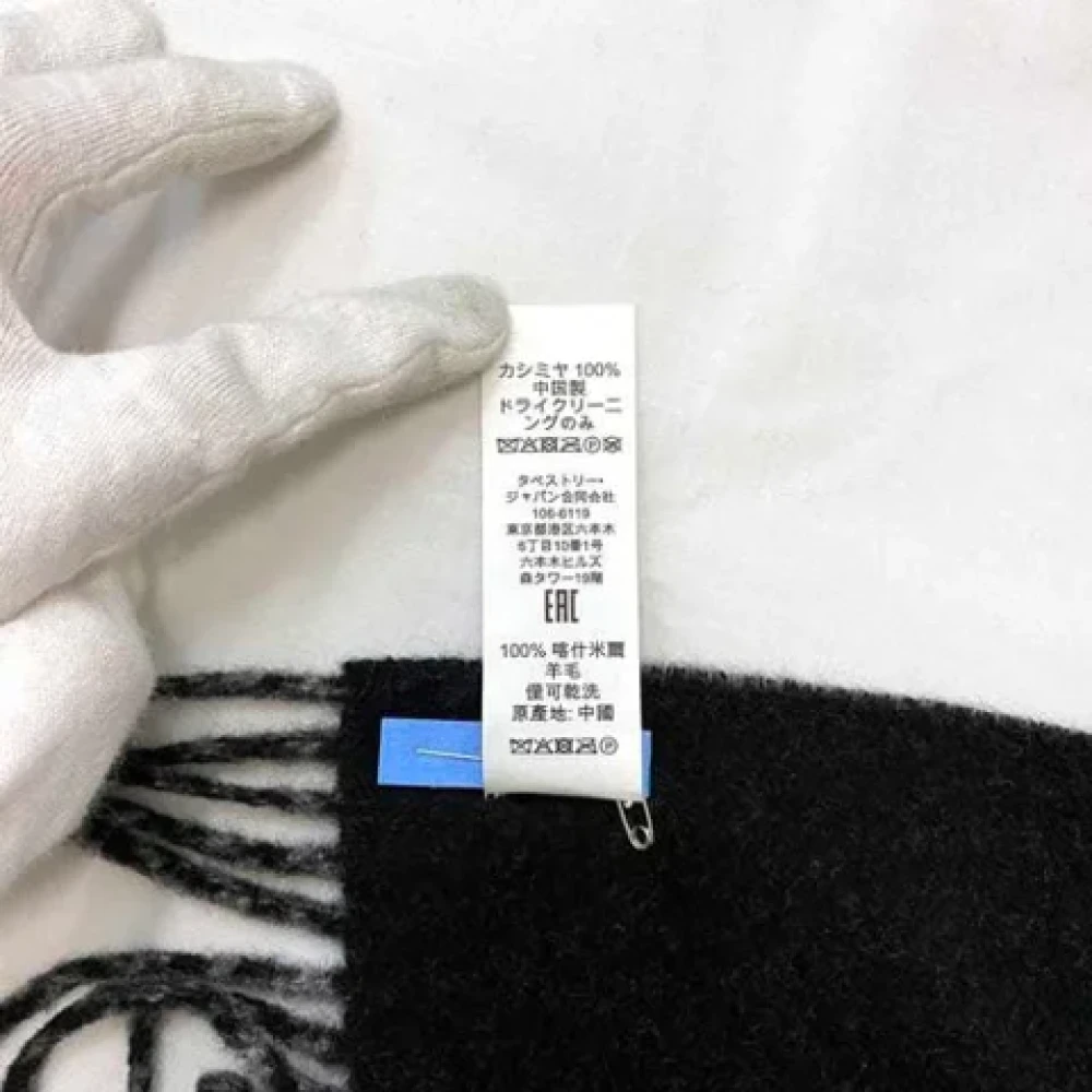 Coach Pre-owned Cashmere scarves Gray Dames