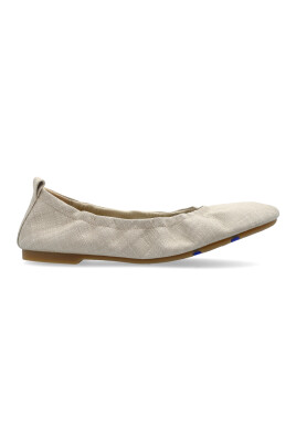 ballet-flats-with-a-round-toe
