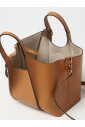 sac-a-main-intemporel-en-cuir
