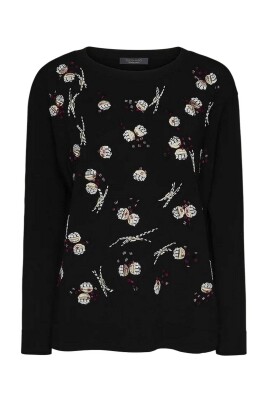 sophisticated-black-pullover-sweater
