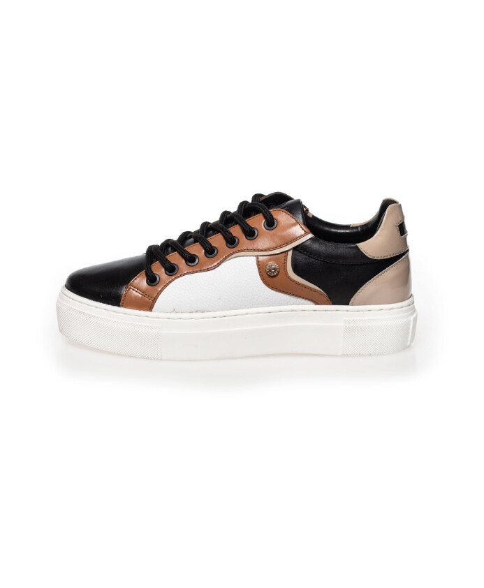 leren-sneakers-met-witte-zool