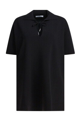 black-sleeveless-top-aw25