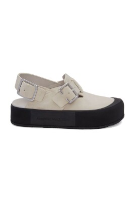 beige-spaende-sandaler