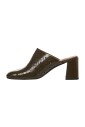 escarpins-en-cuir-verni-vert-a-bout-carre