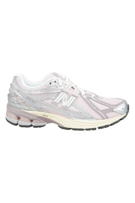 mesh-sneakers-with-reflective-details