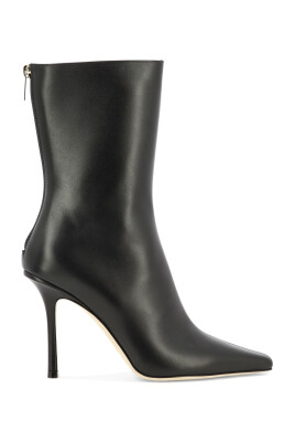 bottines-noires-a-talon-aiguille