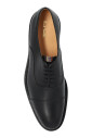 chaussures-en-cuir