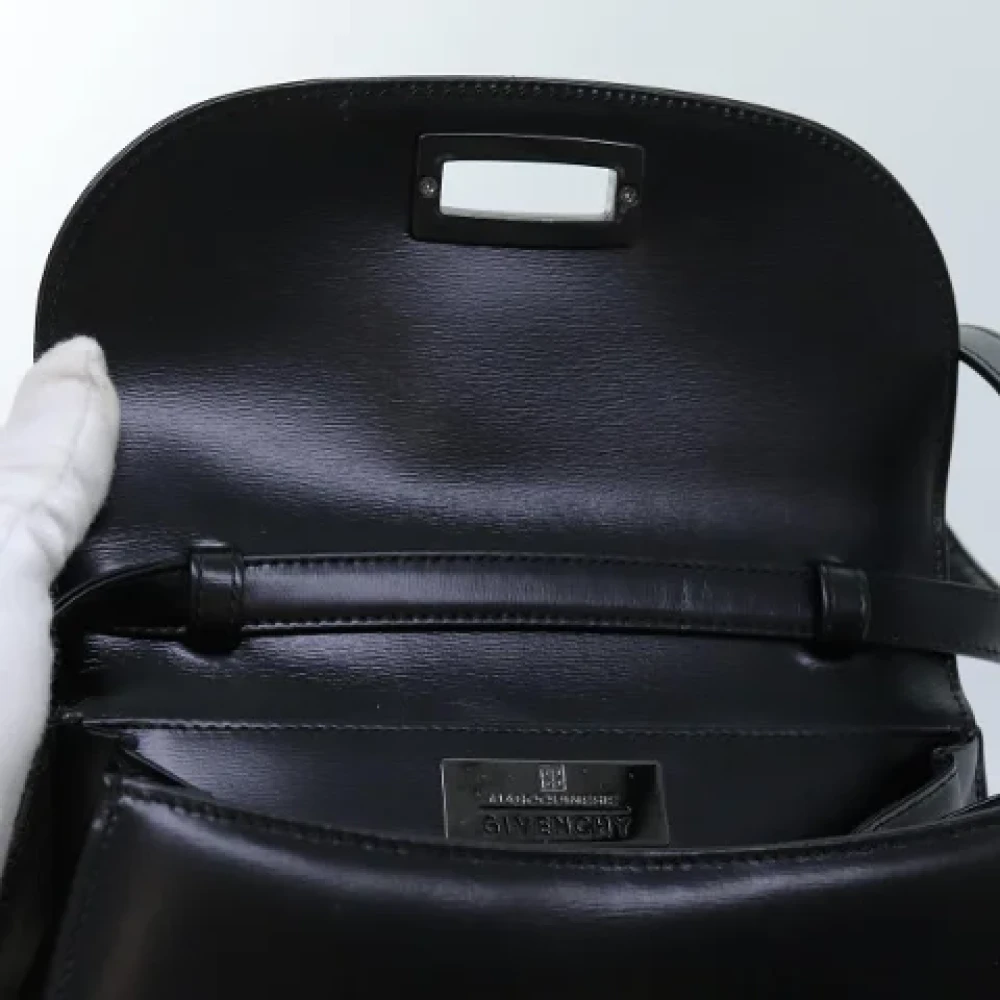 Givenchy Pre-owned Leather shoulder-bags Black Dames