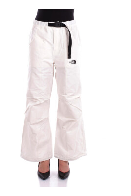 white-trousers-with-zipper-and-button