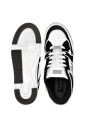 sneaker-noir-avec-bout-perfore