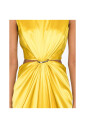 robe-jaune-sans-manches-avec-details-decoupes