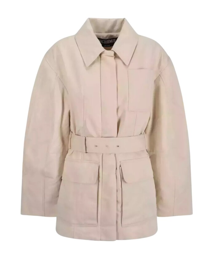 veste-beige-oversize-avec-large-ceinture
