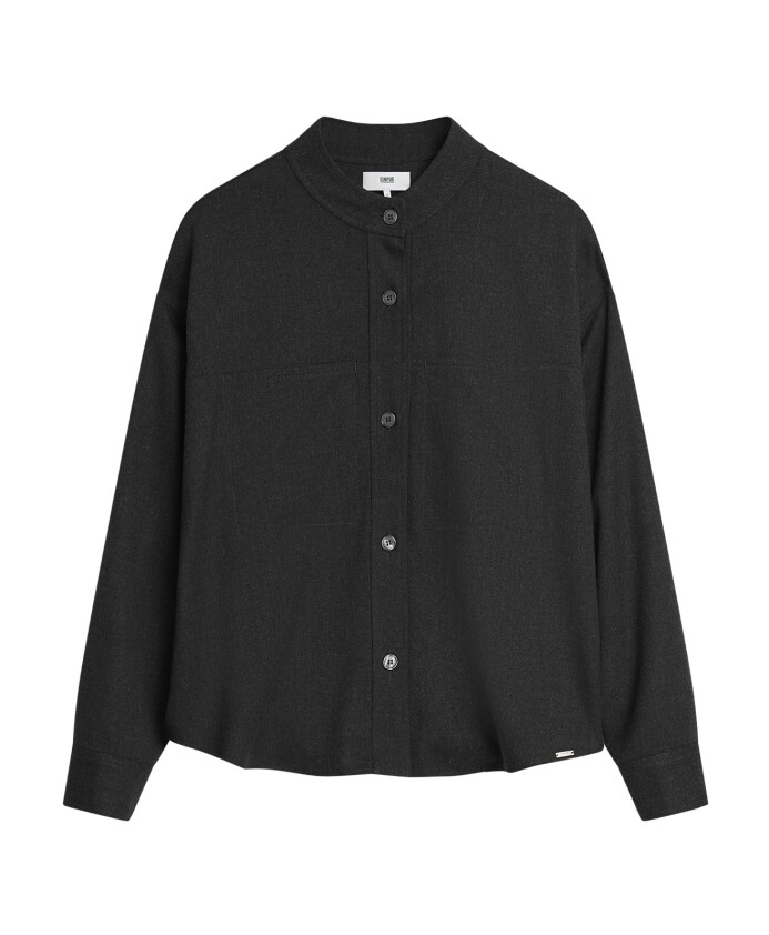 overshirt-en-flanelle-dans-un-style-utilitaire-moderne