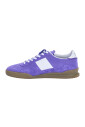 baskets-en-daim-violet-a-lacets