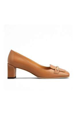 brown-square-toe-flat-shoes