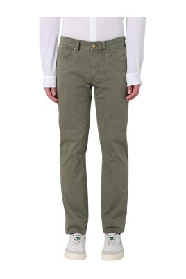 stylish-green-casual-pants-with-pockets