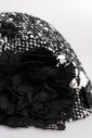 chapeau-cloche-noir-blanc-floral