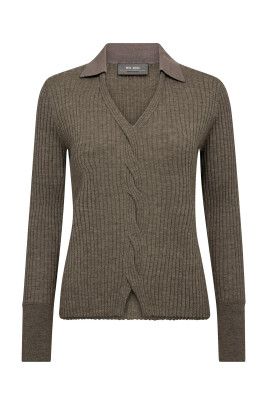 pull-en-tricot-cotele-avec-col-en-v