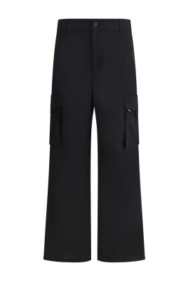 cargo-pants-with-multiple-pockets
