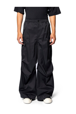 black-wide-leg-cargo-pants