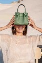 sac-a-main-nano-amande-en-cuir