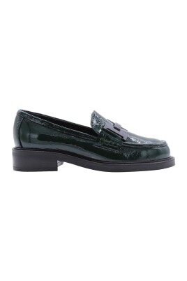 classic-moccasin-shoes-for-men
