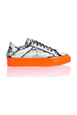 sneakers-fluo-orange-design-unique