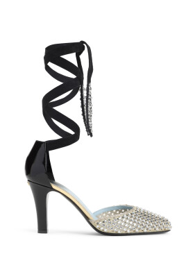 black-leather-elegant-pumps