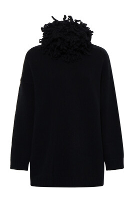 black-sweaters-with-vlogo-signature