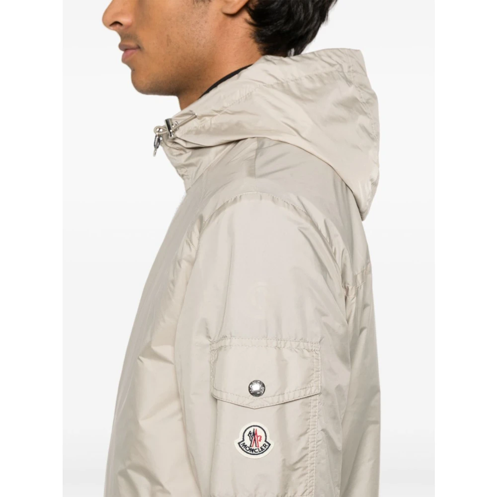 Moncler Beige Jassen voor Stijlvolle Outfits Beige Heren