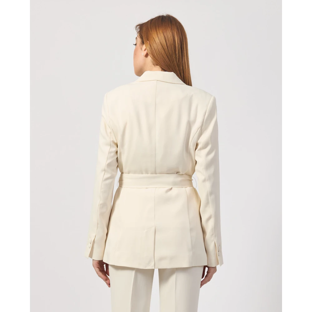 Silvian Heach Witte Melkjas met Revers Beige Dames