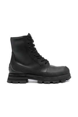 black-lace-up-boots-with-flared-rubber-sole