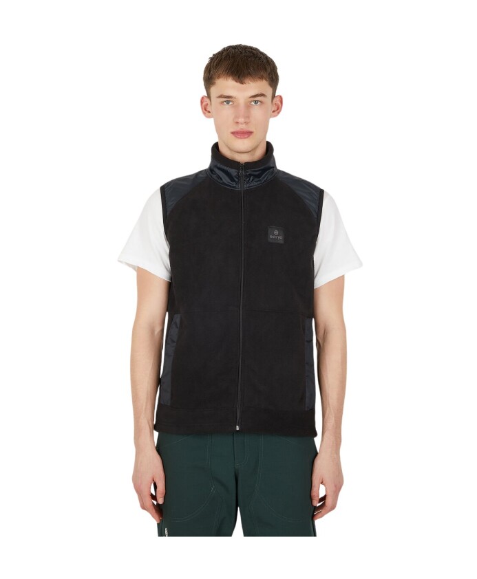 veste-sans-manches-en-polaire