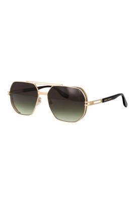 lunettes-de-soleil-elegantes-pour-une-journee-ensoleillee