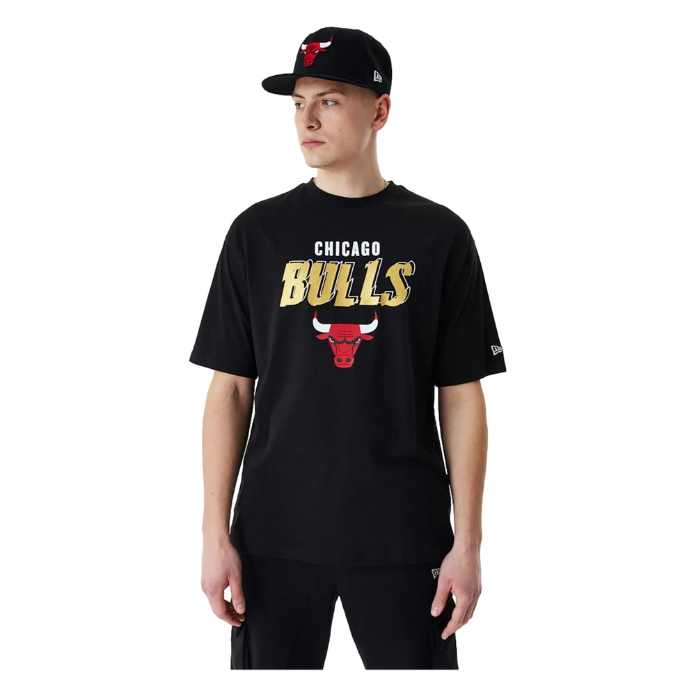 new era Zwarte Bulls Team Script Tee Black Heren