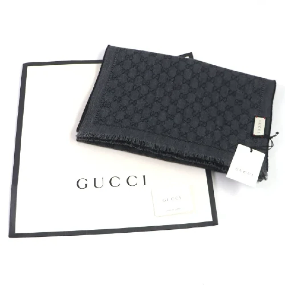 Gucci Vintage Pre-owned Wool scarves Gray Dames