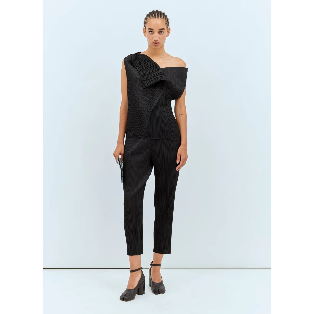 Issey Miyake Geplooide Tapered Broek Black Dames