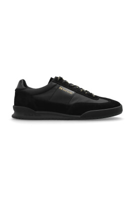 chaussures-de-sport-avec-logo