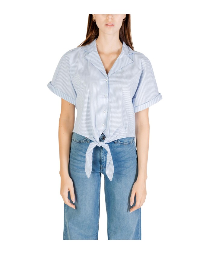 chemise-a-rayures-a-col-en-v-et-manches-courtes