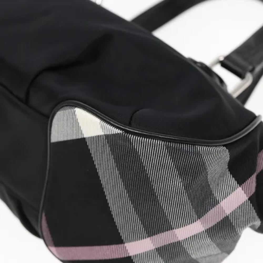 Burberry Vintage Pre-owned Nylon handbags Gray Dames