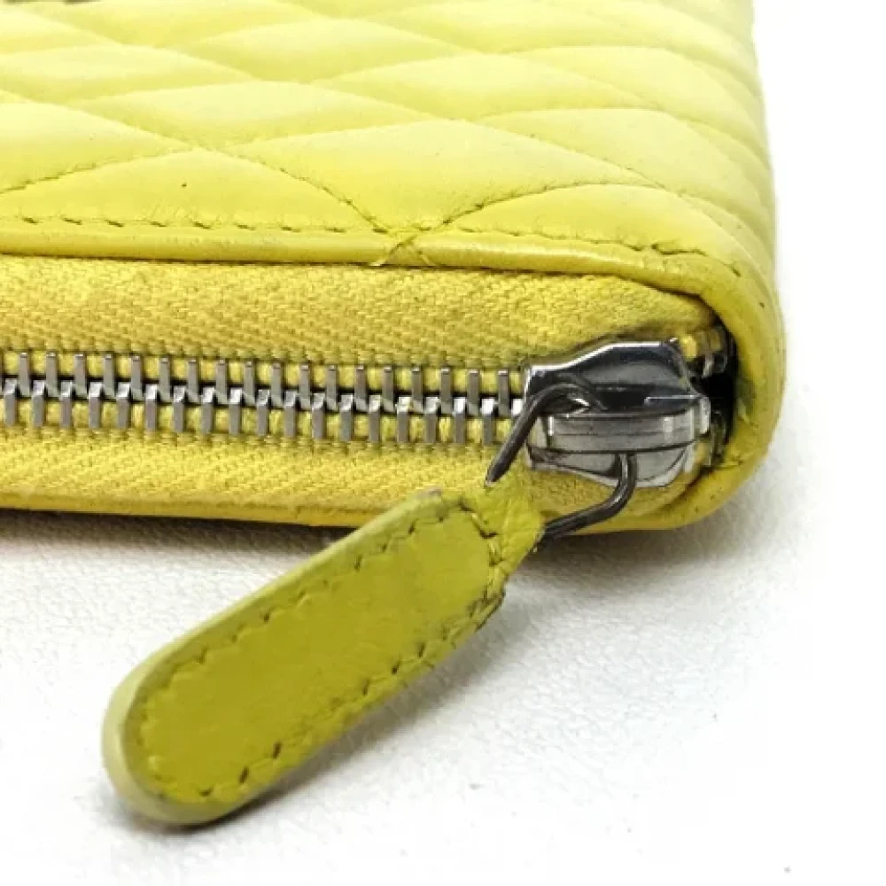 Chanel Vintage Pre-owned Leather wallets Yellow Dames