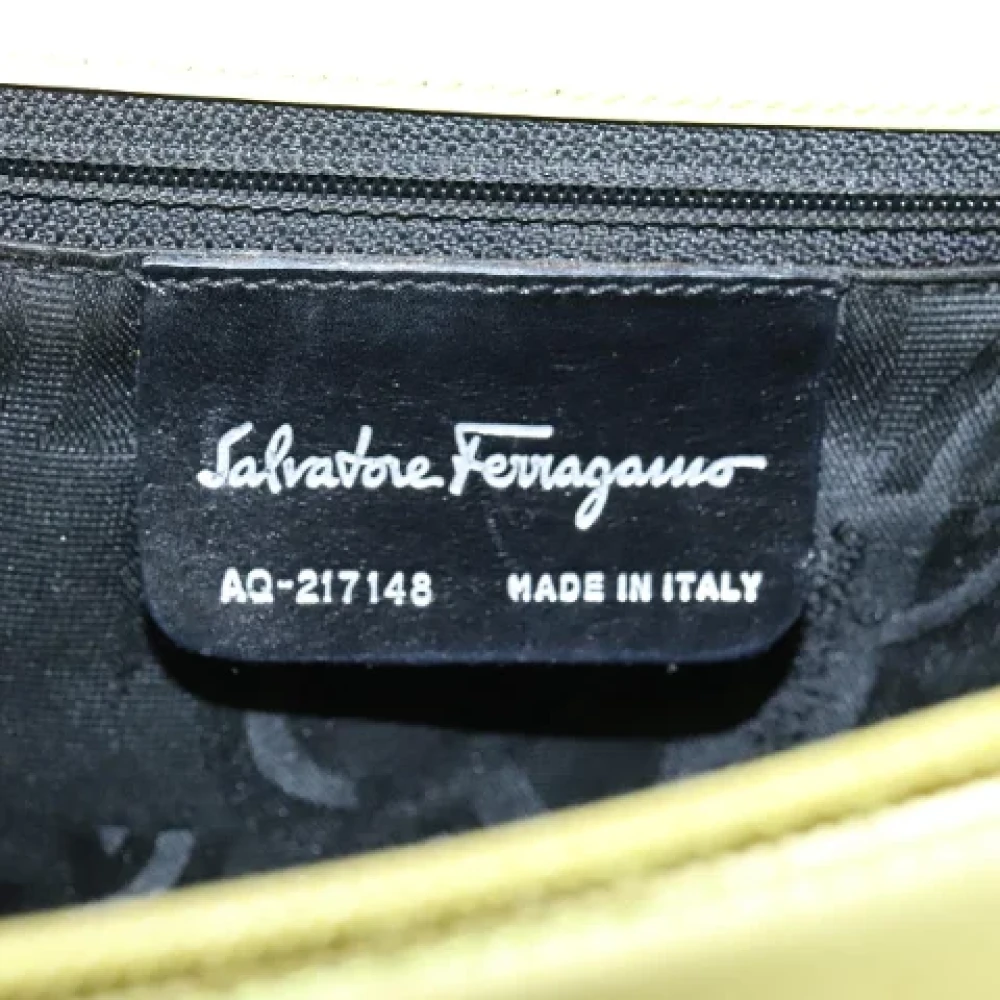 Salvatore Ferragamo Pre-owned Canvas handbags Yellow Dames