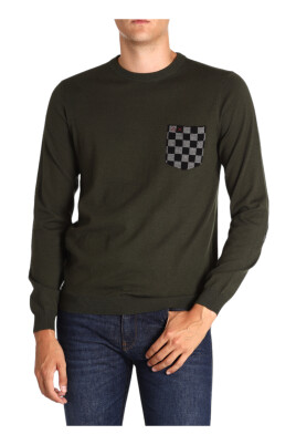embroidered-logo-sweater