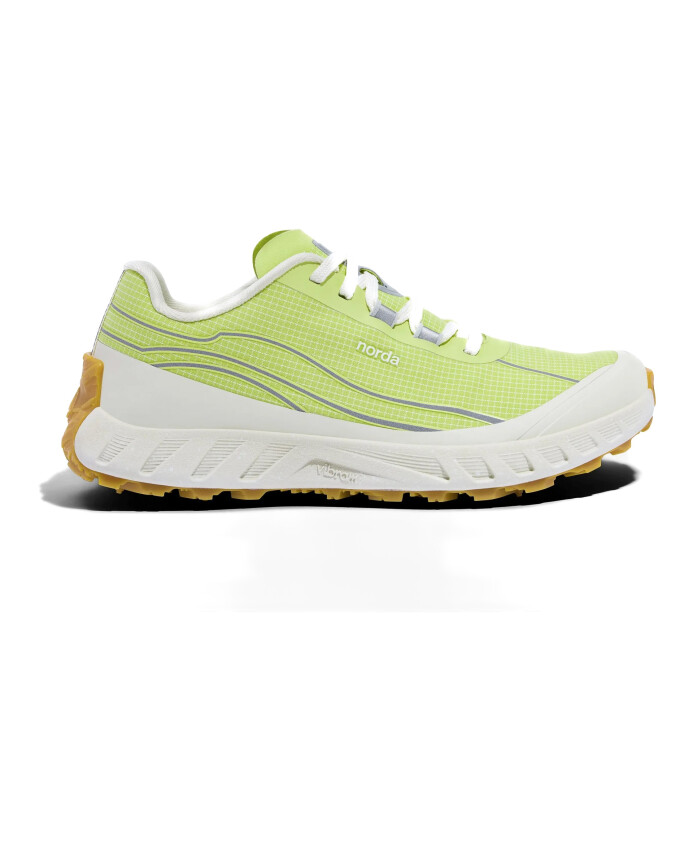 chaussures-plates-vertes-pour-trail-running