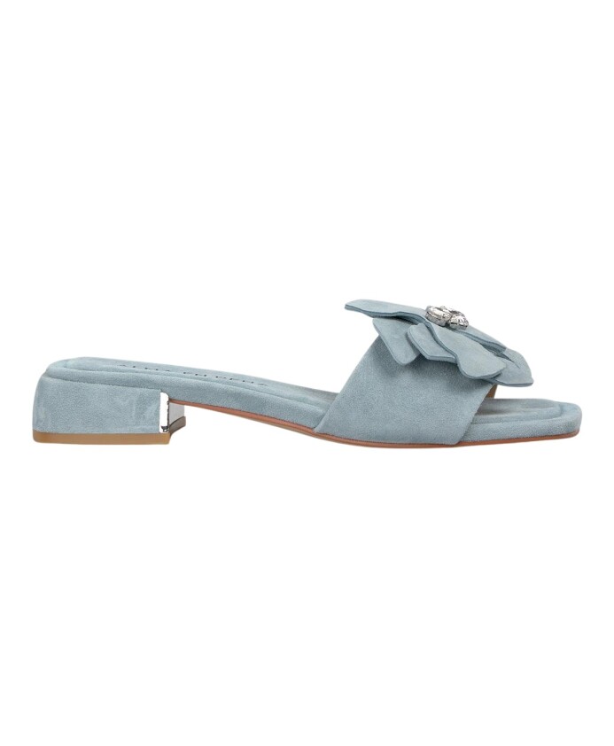 sandal-spade-type-flower