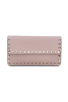 rockstud-pochette-with-chain
